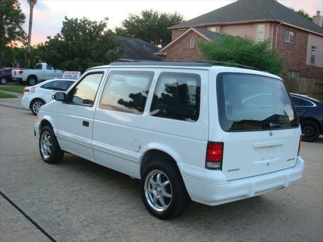 used 1995 Dodge Caravan car, priced at $3,995