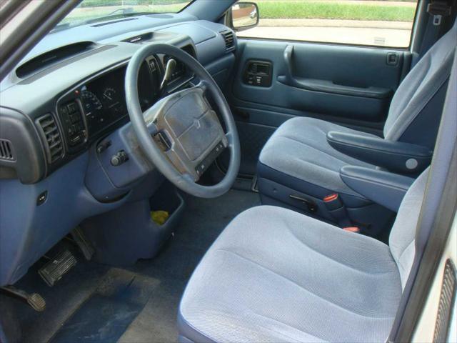 used 1995 Dodge Caravan car, priced at $3,995