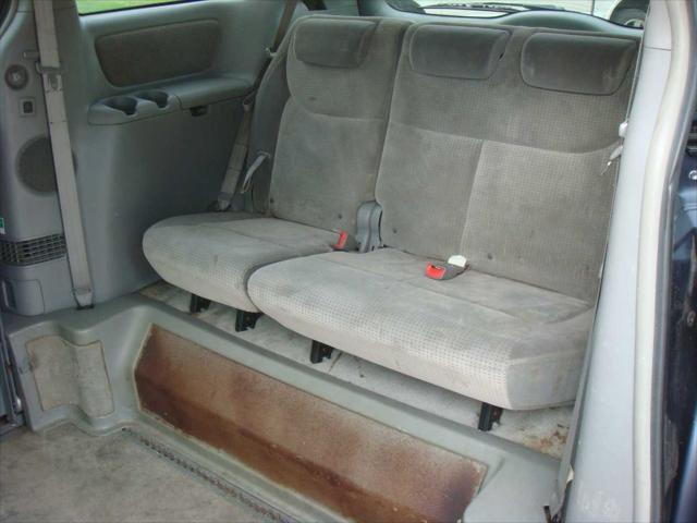 used 2006 Toyota Sienna car, priced at $3,495