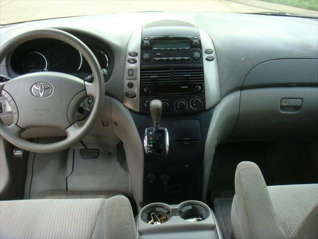 used 2006 Toyota Sienna car, priced at $3,495