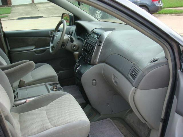used 2006 Toyota Sienna car, priced at $3,495