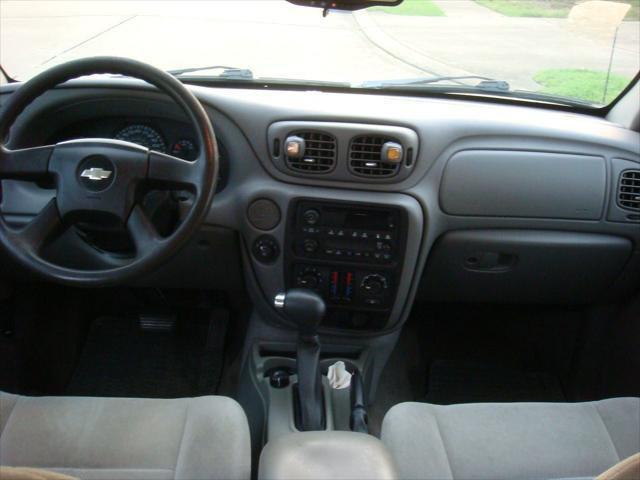used 2005 Chevrolet TrailBlazer EXT car, priced at $4,495
