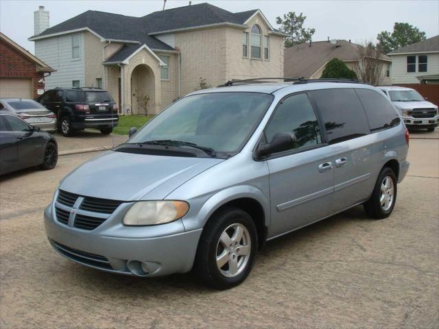 used 2005 Dodge Grand Caravan car, priced at $2,995