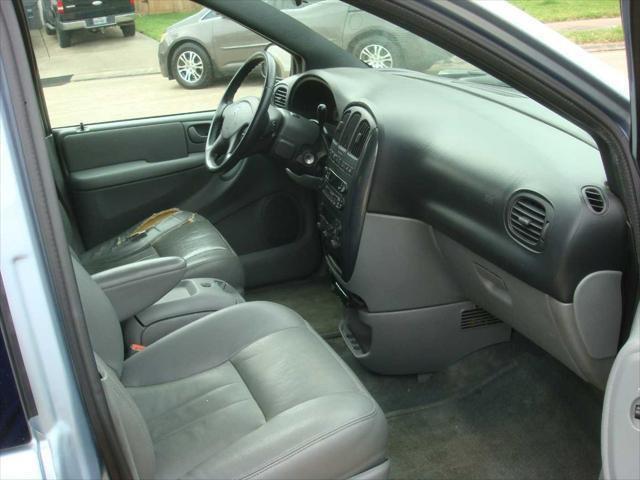 used 2005 Dodge Grand Caravan car, priced at $2,995