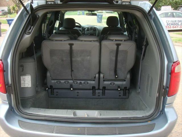 used 2005 Dodge Grand Caravan car, priced at $2,995