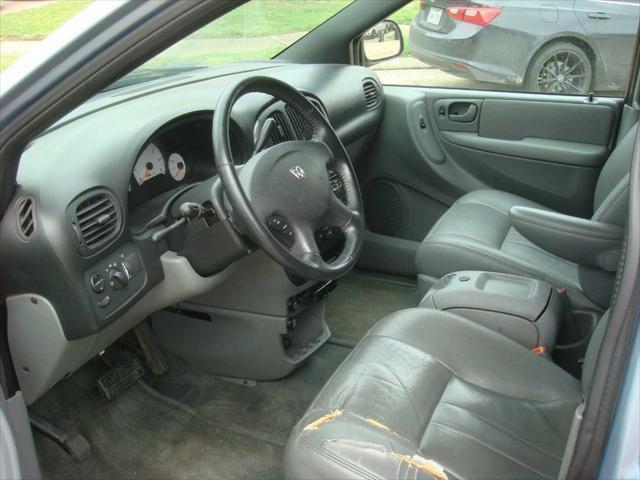 used 2005 Dodge Grand Caravan car, priced at $2,995