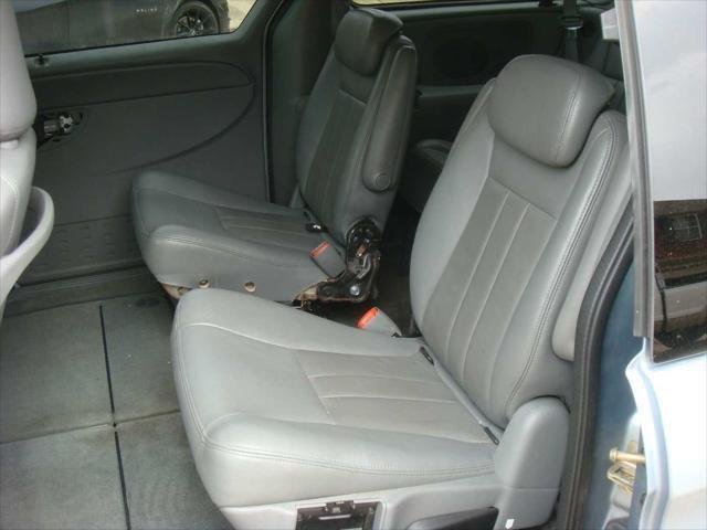 used 2005 Dodge Grand Caravan car, priced at $2,995