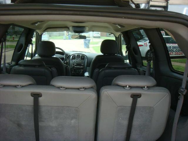 used 2005 Dodge Grand Caravan car, priced at $2,995