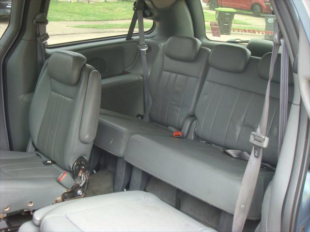 used 2005 Dodge Grand Caravan car, priced at $2,995