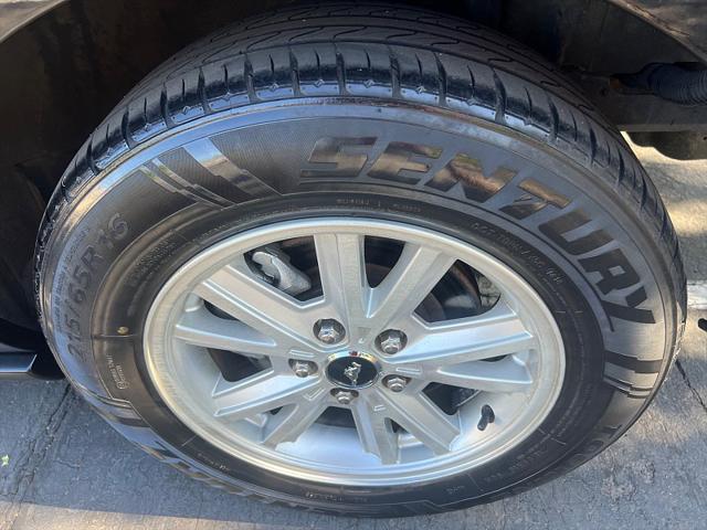 used 2009 Ford Mustang car