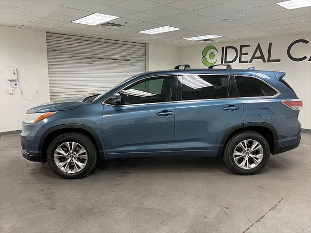 used 2016 Toyota Highlander car, priced at $17,491