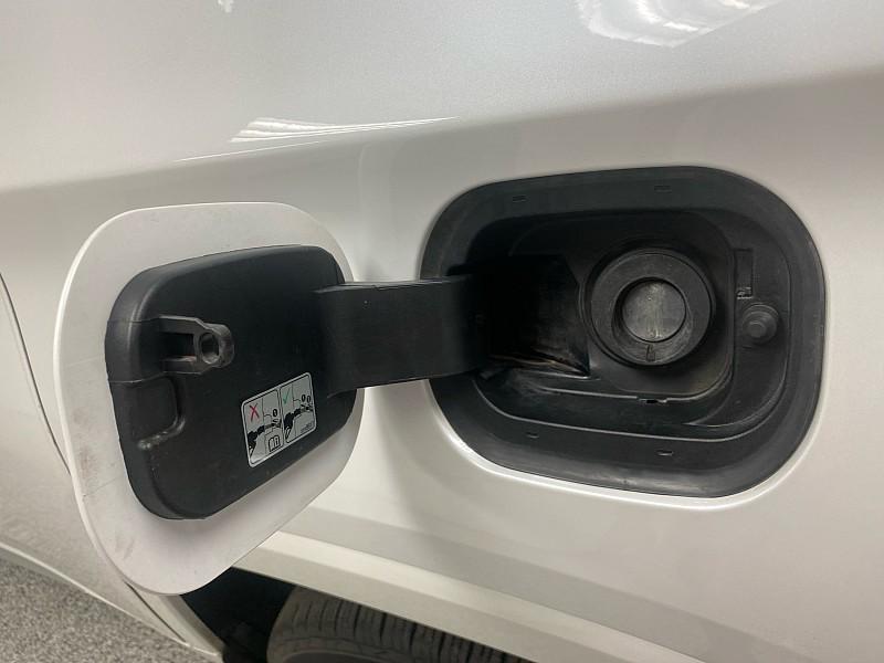 used 2021 Chevrolet Traverse car, priced at $22,491