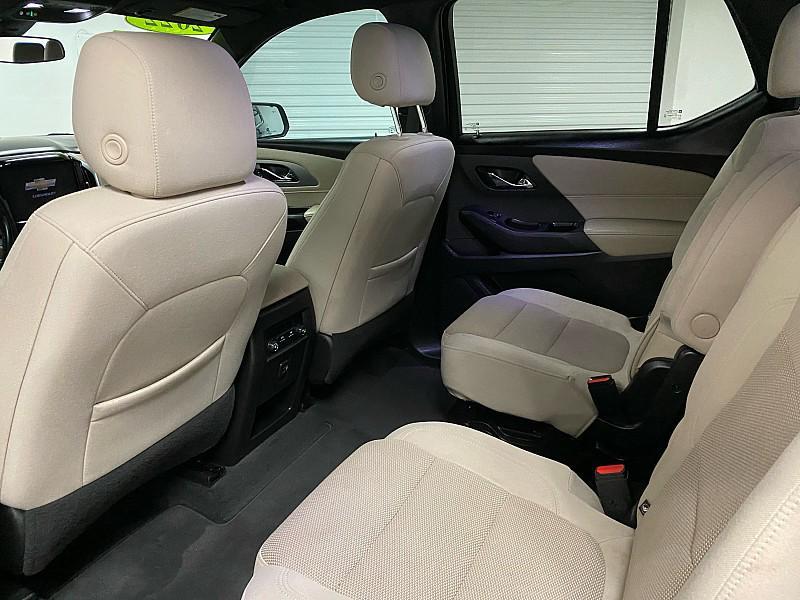 used 2022 Chevrolet Traverse car, priced at $22,991