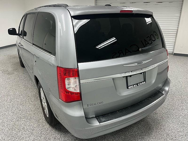 used 2014 Chrysler Town & Country car, priced at $3,791