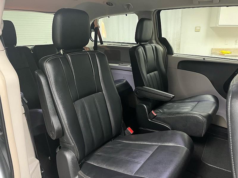 used 2014 Chrysler Town & Country car, priced at $3,791