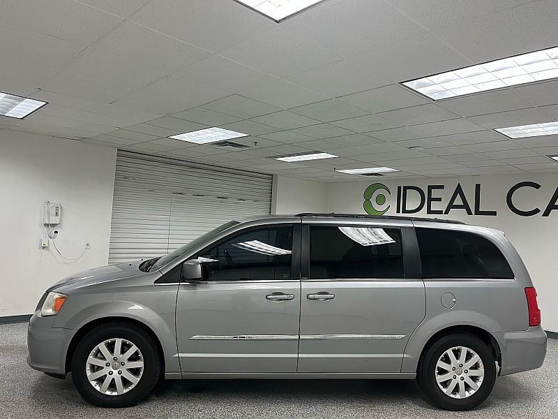 used 2014 Chrysler Town & Country car, priced at $3,791
