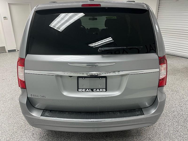 used 2014 Chrysler Town & Country car, priced at $3,791