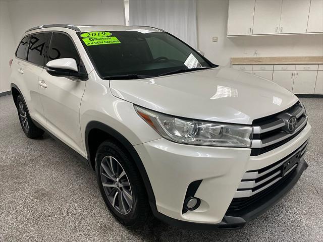 used 2019 Toyota Highlander car, priced at $25,891