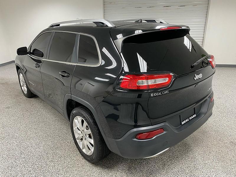 used 2017 Jeep Cherokee car, priced at $7,891