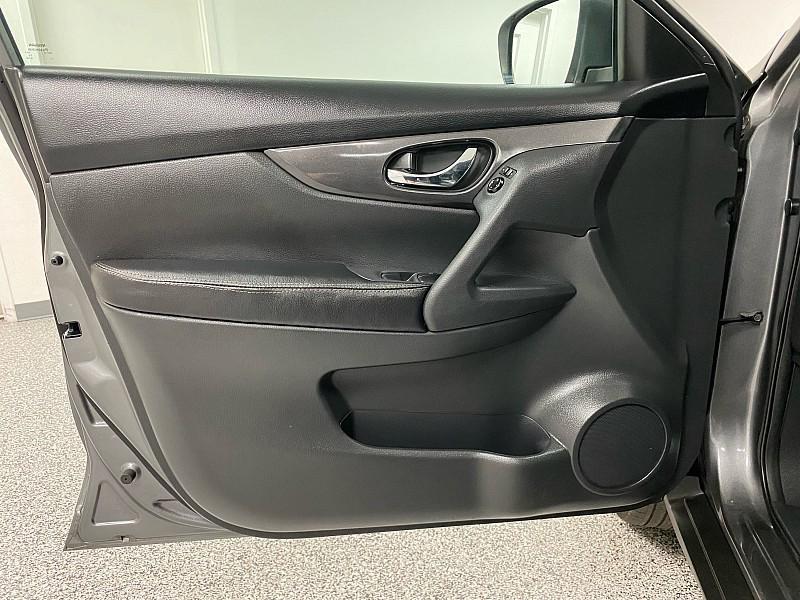 used 2017 Nissan Rogue car, priced at $10,491