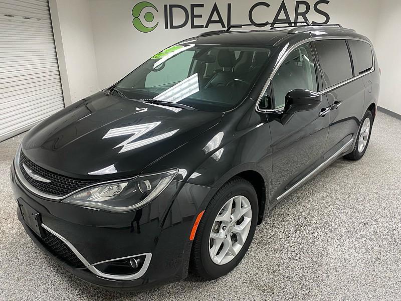 used 2017 Chrysler Pacifica car, priced at $11,791