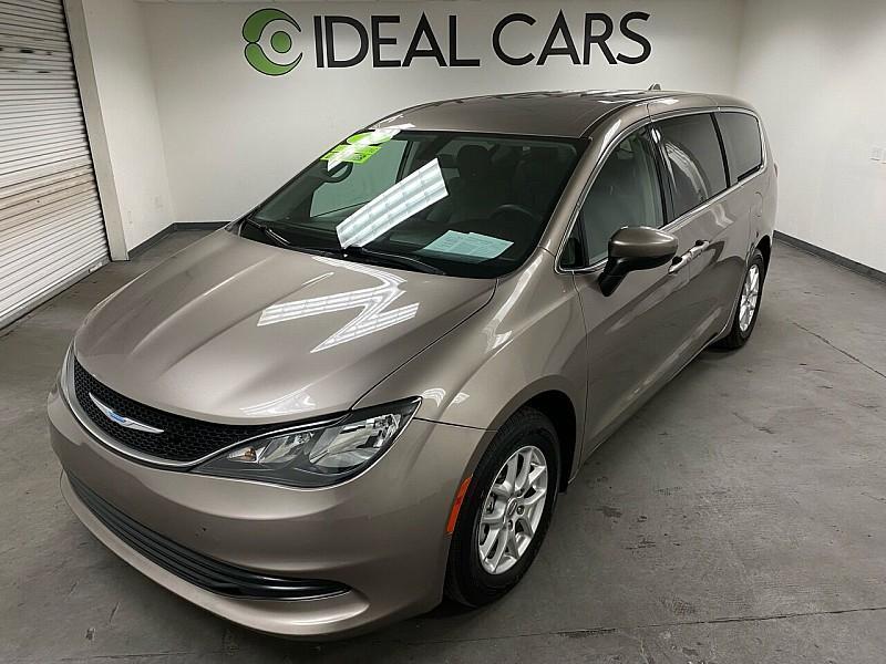 used 2018 Chrysler Pacifica car, priced at $16,491