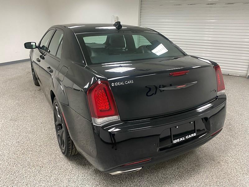 used 2022 Chrysler 300 car, priced at $19,891