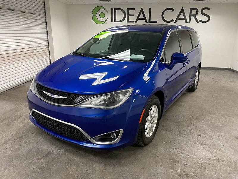 used 2020 Chrysler Pacifica car, priced at $15,491