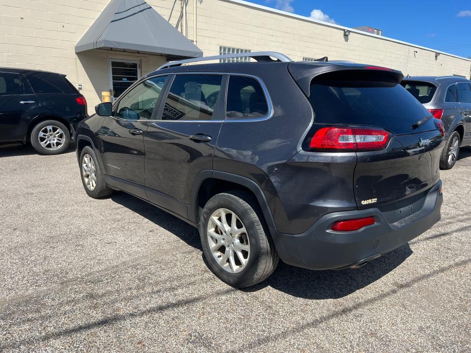 used 2016 Jeep Cherokee car, priced at $7,499