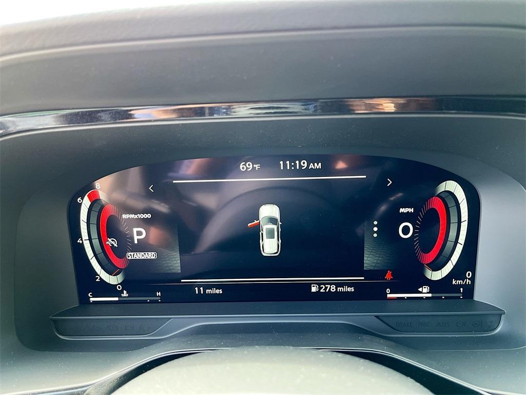new 2025 Nissan Pathfinder car, priced at $48,704