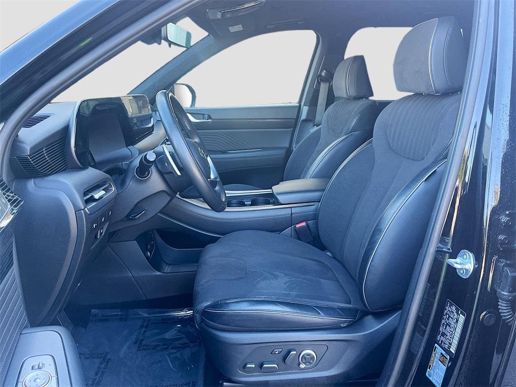 used 2024 Hyundai Palisade car, priced at $35,900