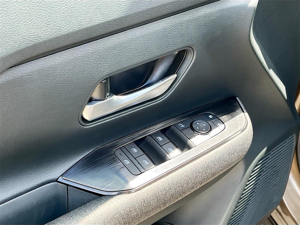 new 2025 Nissan Kicks car, priced at $25,441