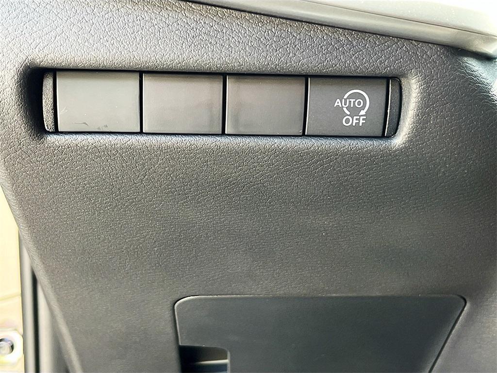 new 2025 Nissan Kicks car, priced at $25,441