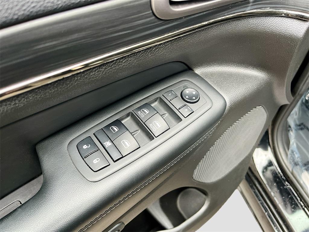 used 2019 Jeep Grand Cherokee car, priced at $22,900