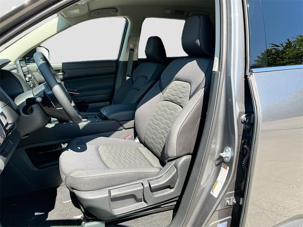 new 2025 Nissan Pathfinder car, priced at $35,427