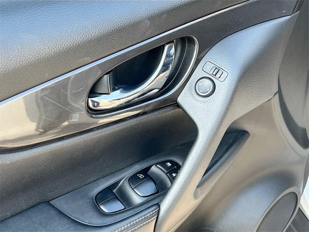 used 2020 Nissan Rogue car, priced at $15,610