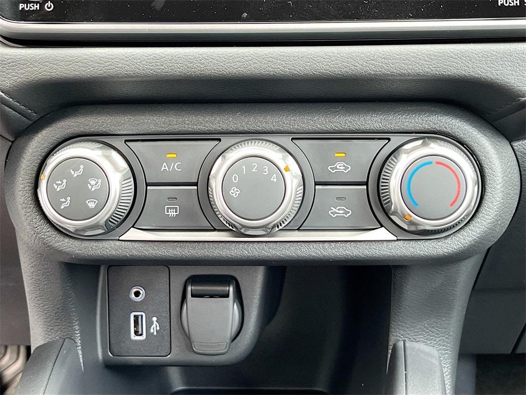 new 2025 Nissan Versa car, priced at $19,756