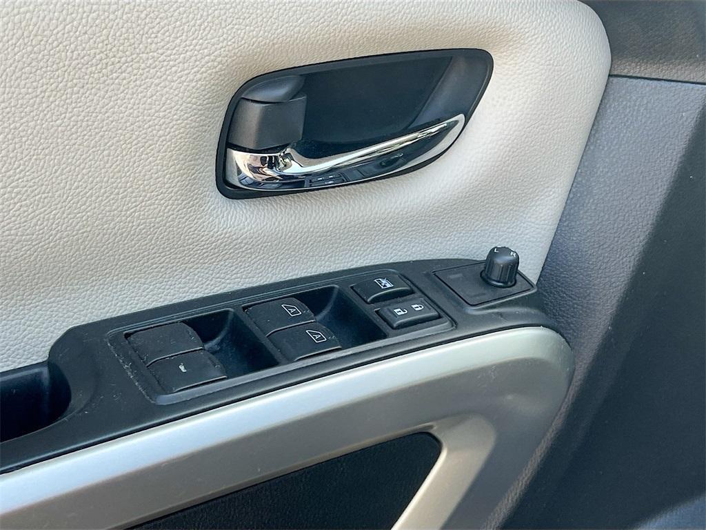 used 2024 Nissan Titan car
