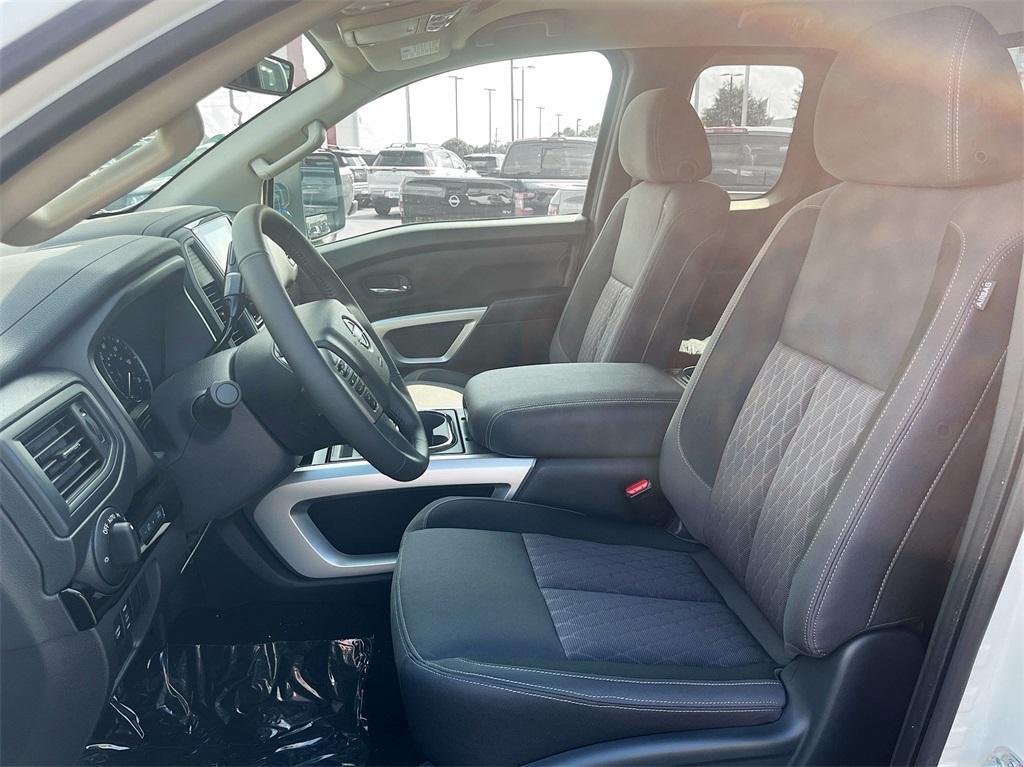 new 2024 Nissan Titan car, priced at $49,195