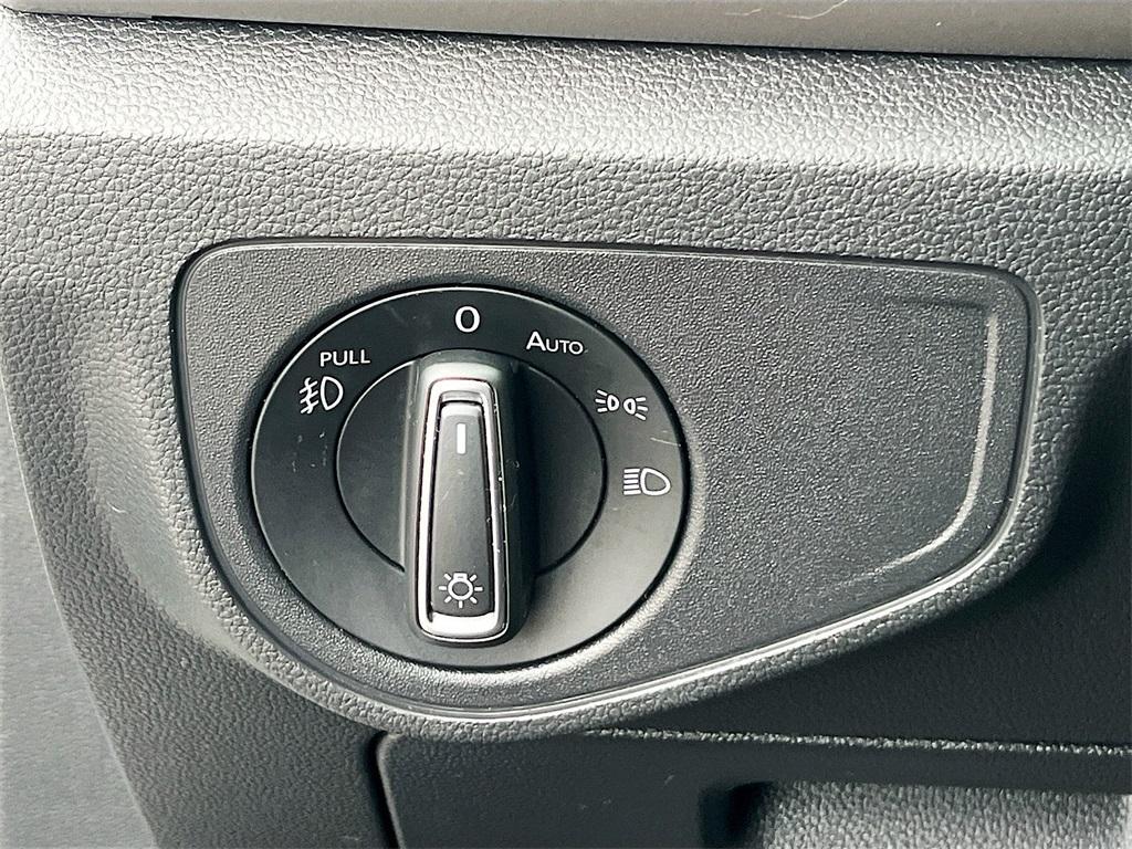 used 2020 Volkswagen Atlas car, priced at $18,131