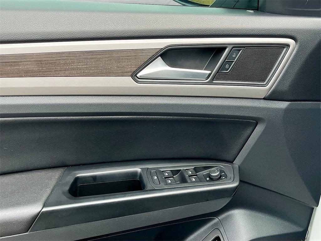 used 2020 Volkswagen Atlas car, priced at $18,131