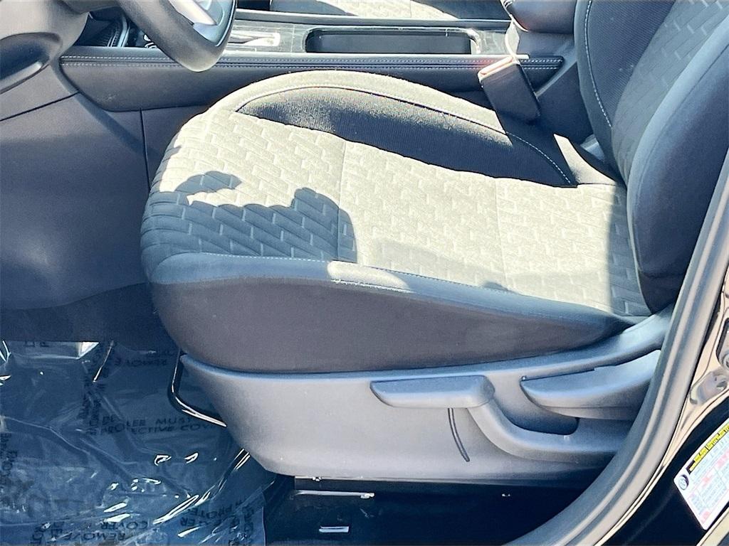 used 2023 Nissan Kicks car