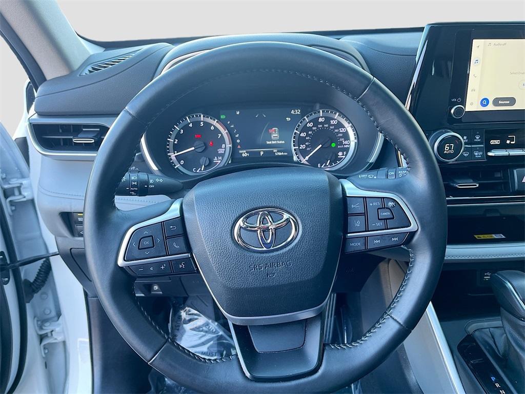 used 2023 Toyota Highlander car, priced at $34,909