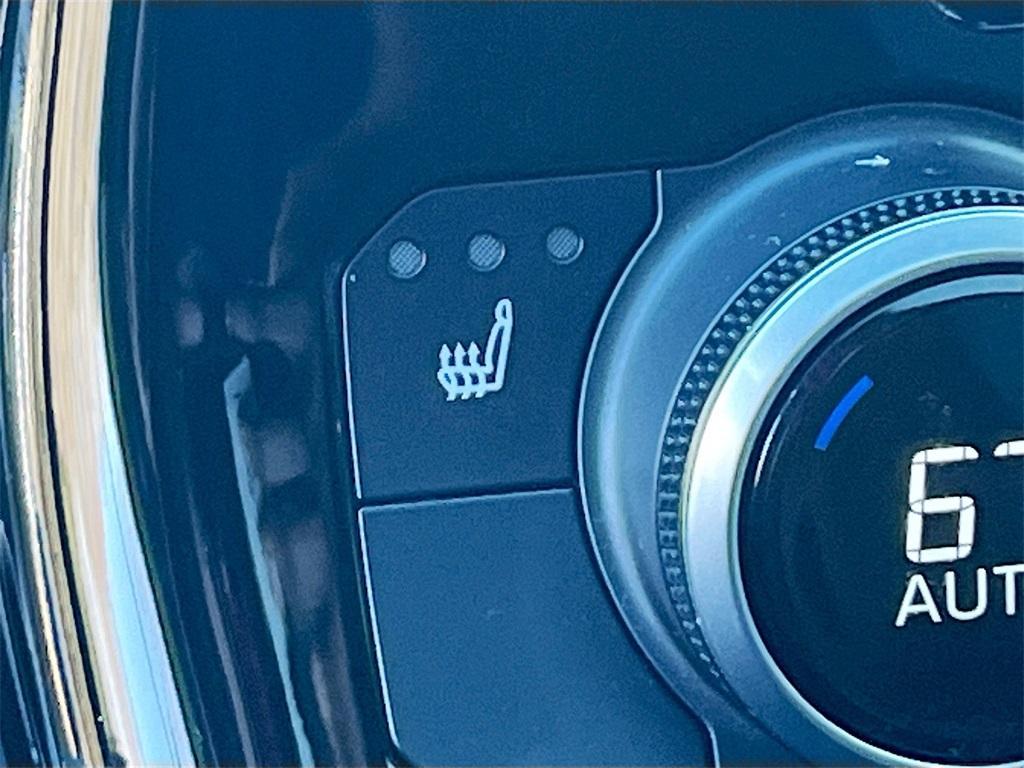 used 2023 Toyota Highlander car, priced at $34,909