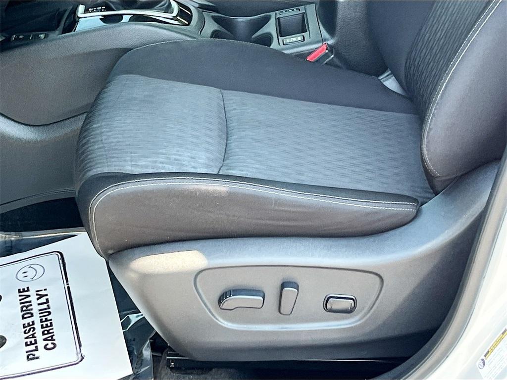used 2019 Nissan Rogue car, priced at $17,869