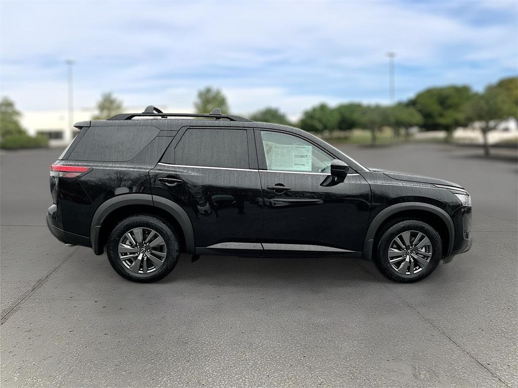 new 2025 Nissan Pathfinder car, priced at $39,953