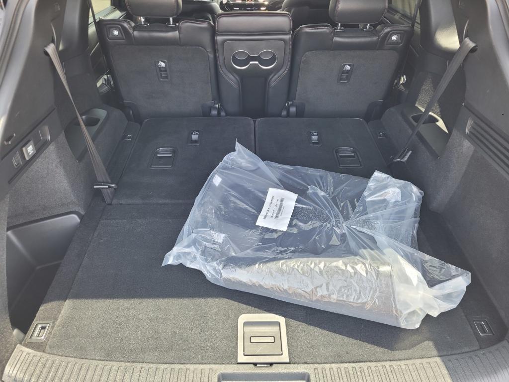 used 2023 Acura MDX car, priced at $44,396