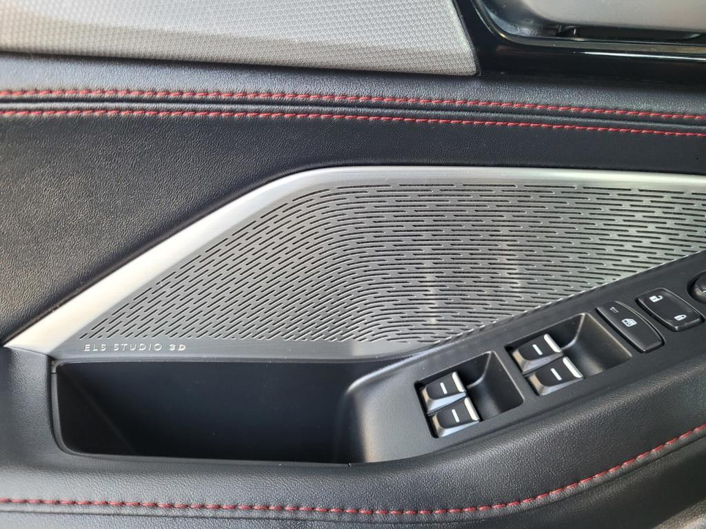 used 2022 Acura MDX car, priced at $43,268