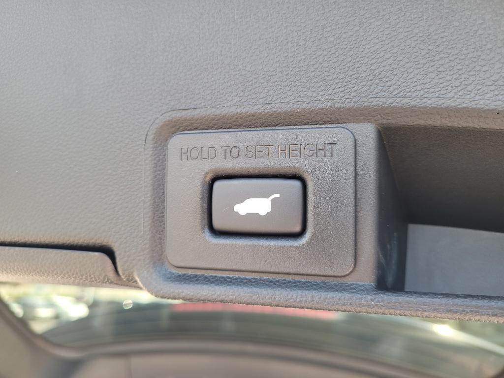 used 2025 Acura RDX car, priced at $44,166