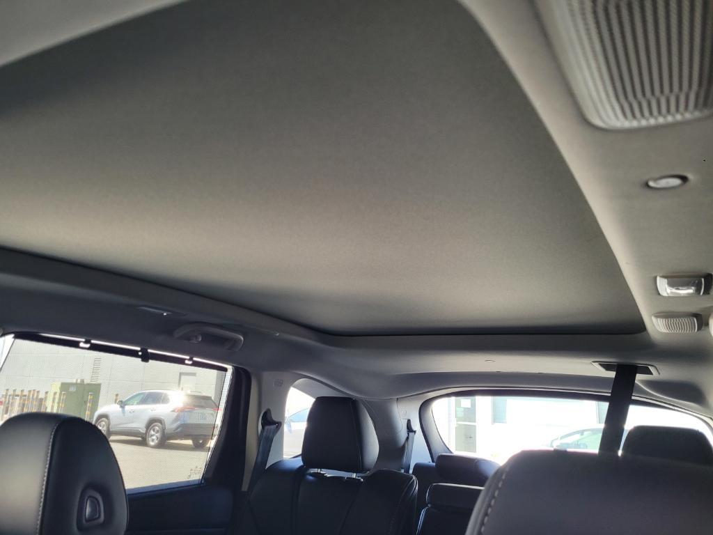 used 2025 Acura MDX car, priced at $47,966